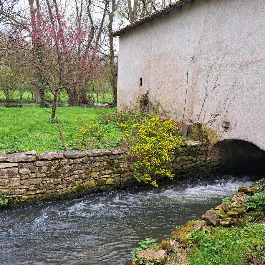 Maison De Preuille Payre Exteriér fotografie
